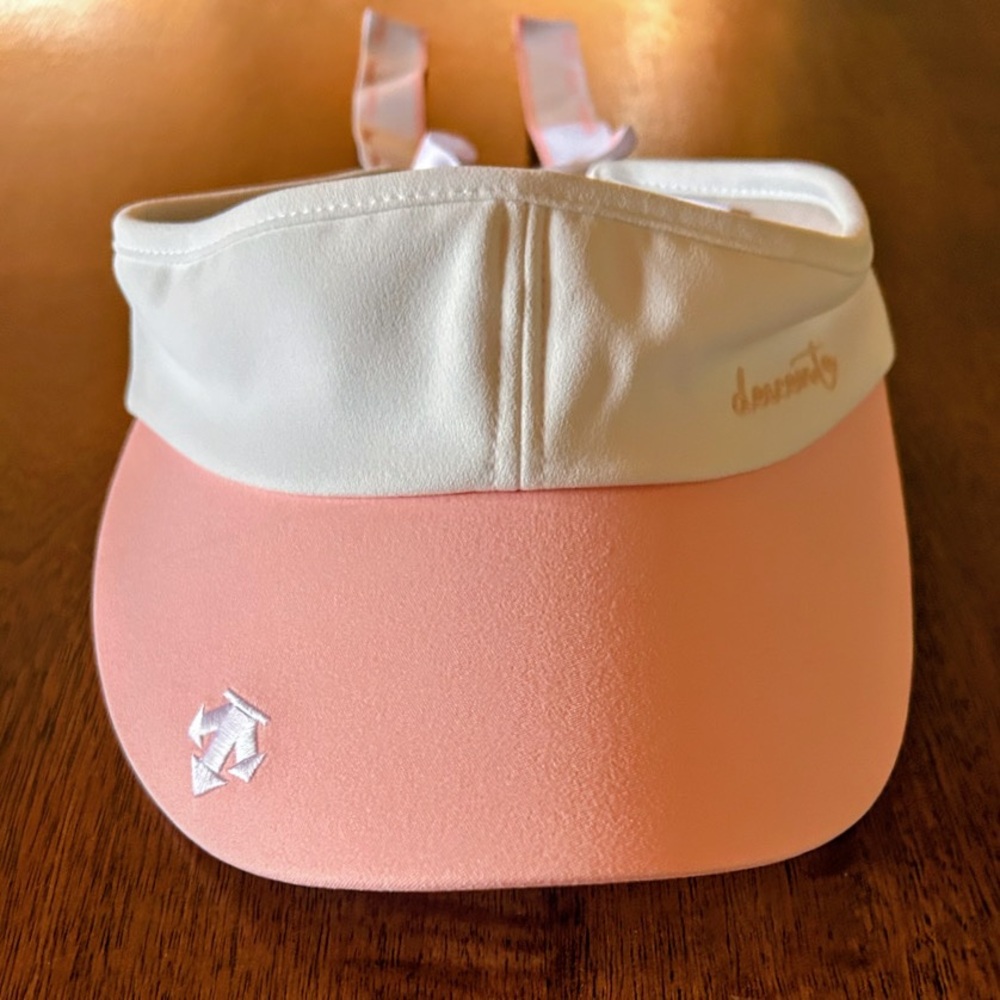 Descente Golf Women’s Visor Pink with Removable Ribbon Bow